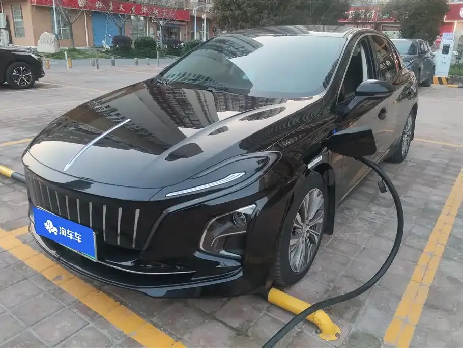 Hongqi E-QM5 — фото 1