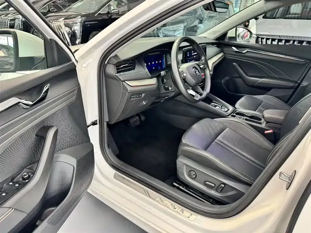 Skoda Octavia — фото 3