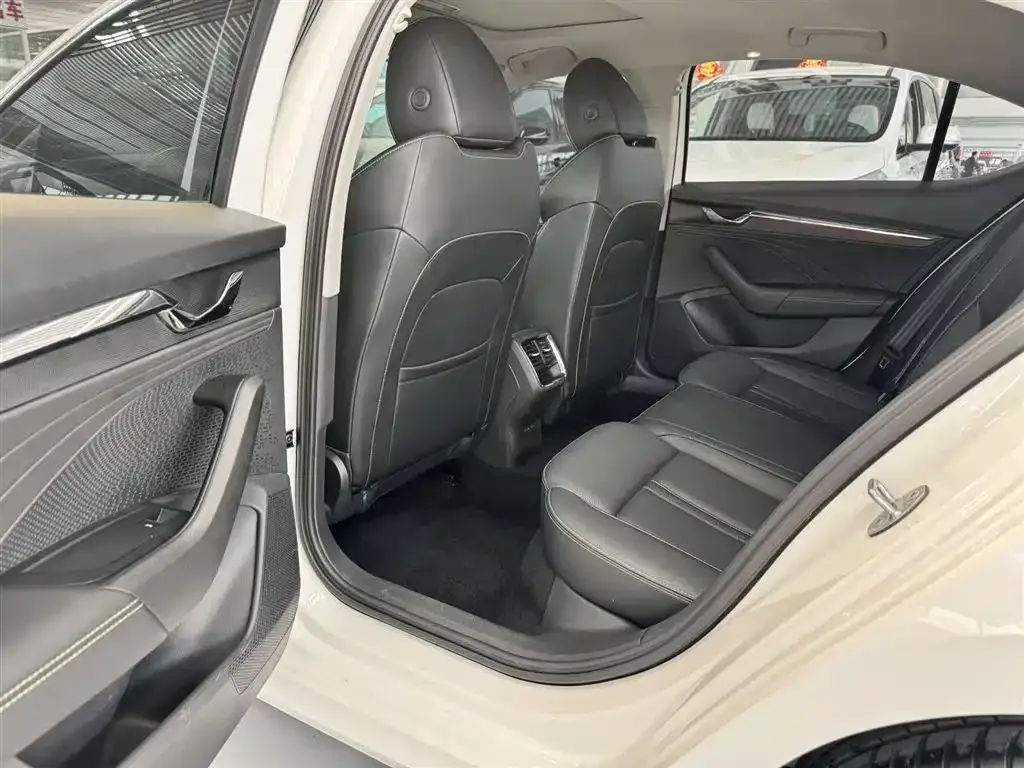 Skoda Octavia — фото 5
