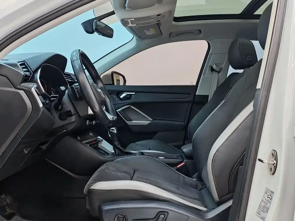 Audi Q3 2022 из CN, фото 10