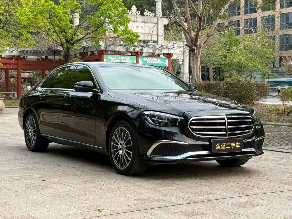 Mercedes-Benz E-Class — фото 5