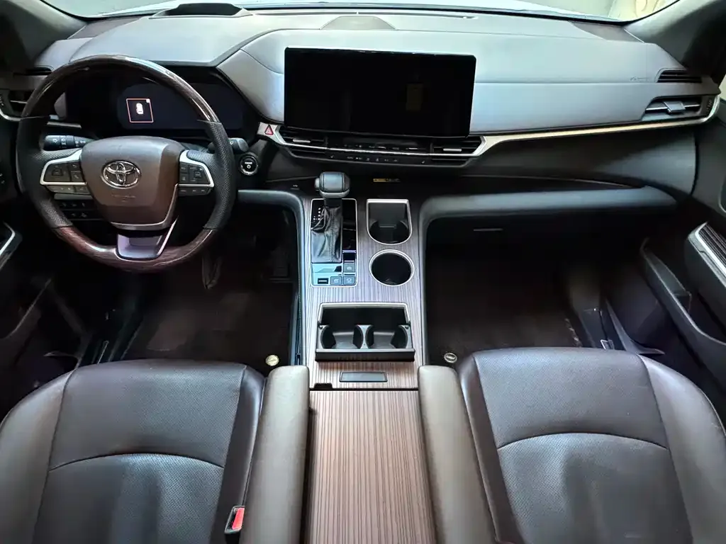 Toyota Granvia 2025 из CN, фото 6