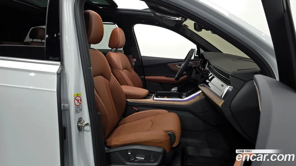 Audi Q7 2025 из KR, фото 9