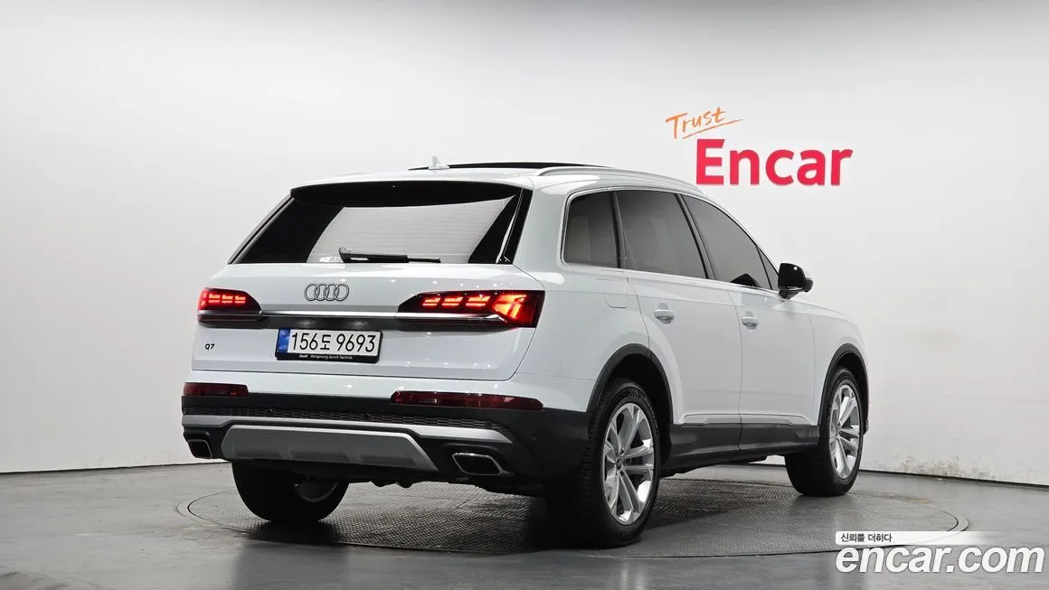 Audi Q7 2025 из KR, фото 3