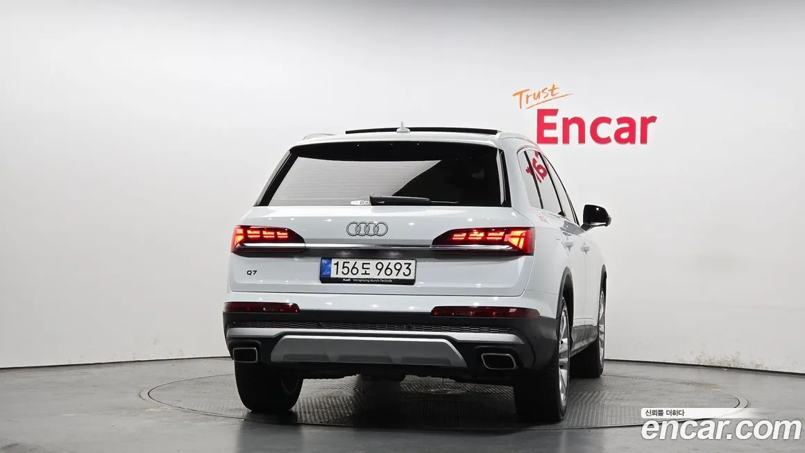 Audi Q7 2025 из KR, фото 4