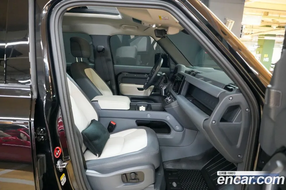 Land Rover Defender 2024 из KR, фото 3
