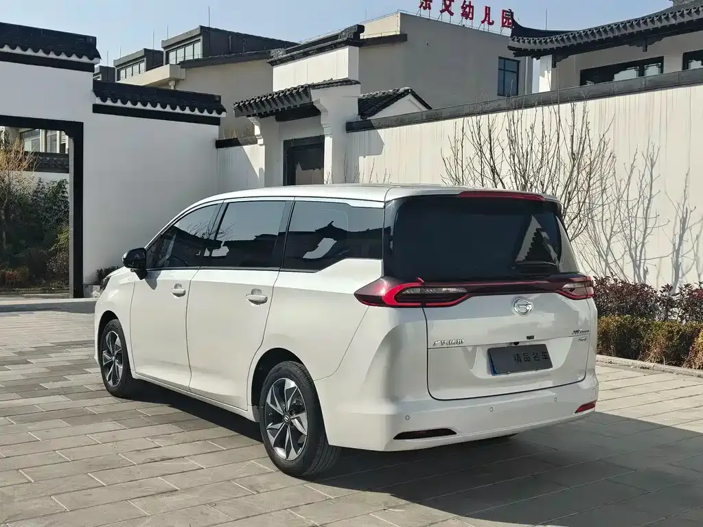 GAC Motor Trumpchi M6 — фото 8