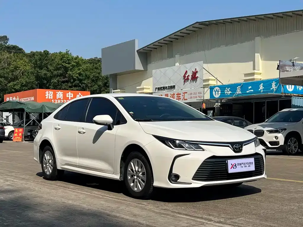 Toyota Corolla — фото 1