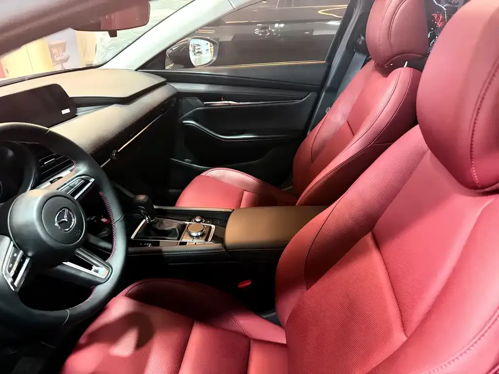 Mazda 3 Axela 2025 из CN, фото 2