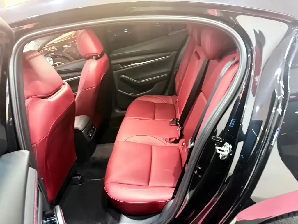 Mazda 3 Axela 2025 из CN, фото 4