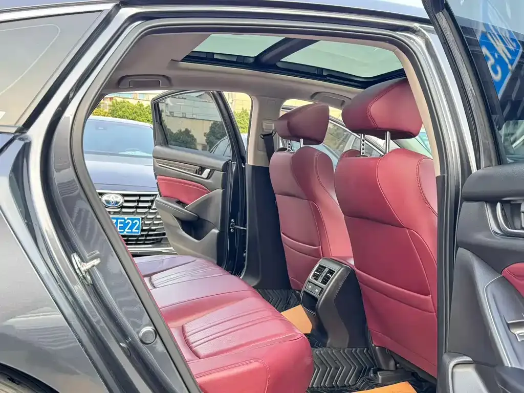 Honda Accord — фото 8