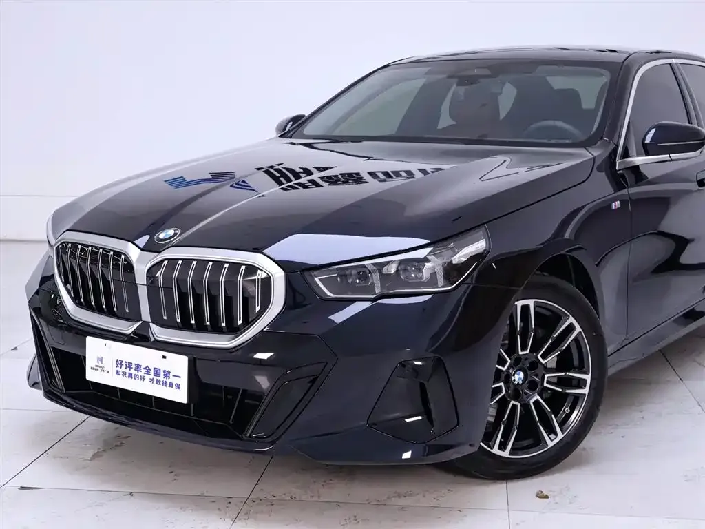 BMW 5 Series — фото 10