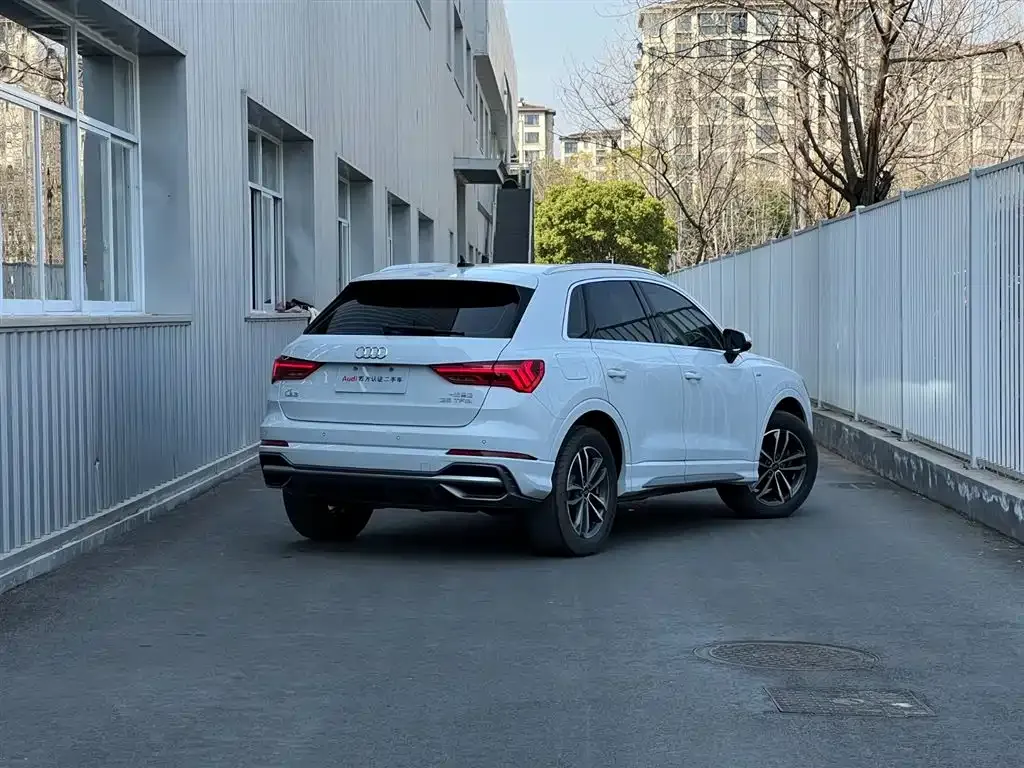 Audi Q3 2023 из CN, фото 9