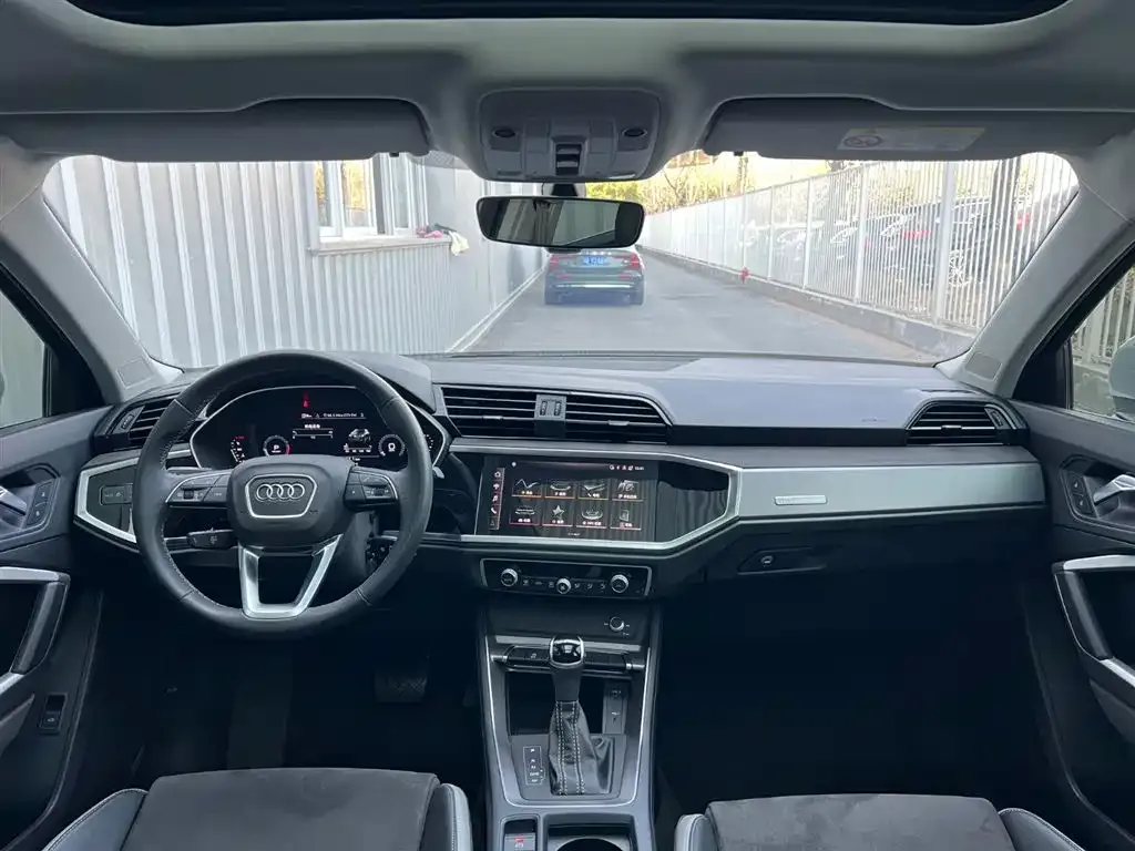 Audi Q3 2023 из CN, фото 6