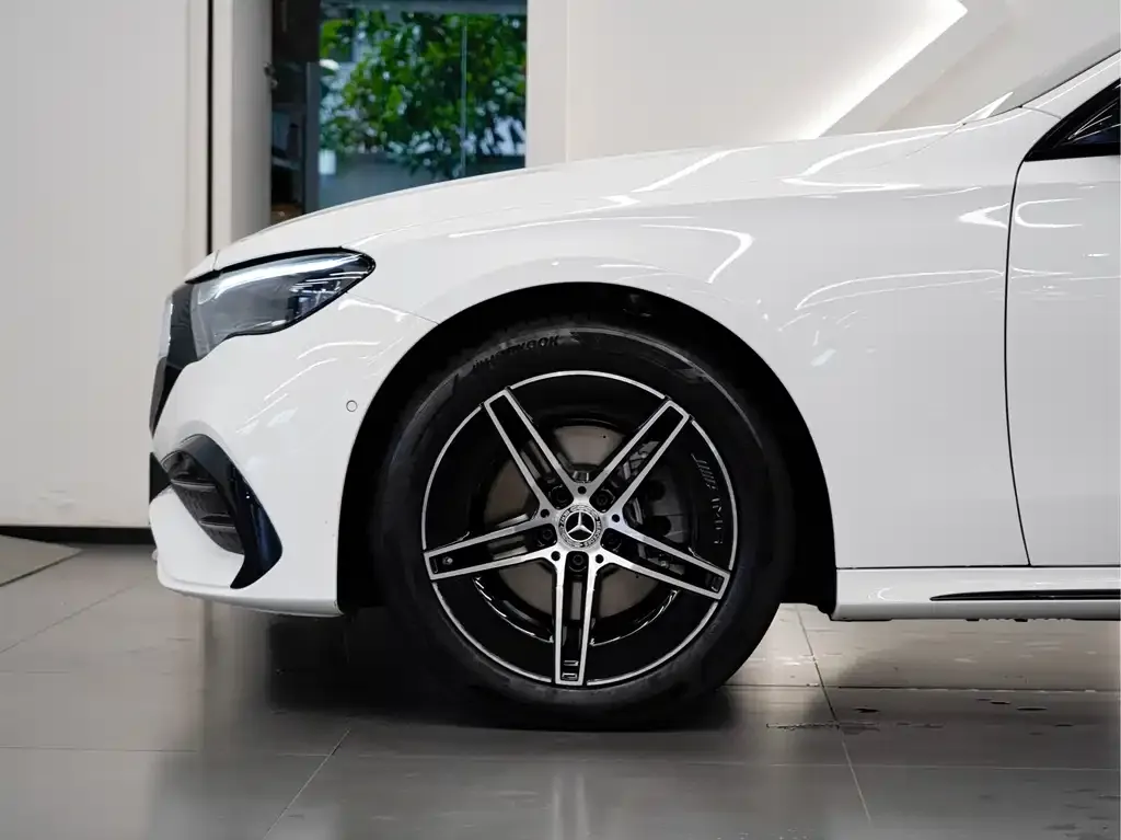 Mercedes-Benz E-Class (Import) — фото 2