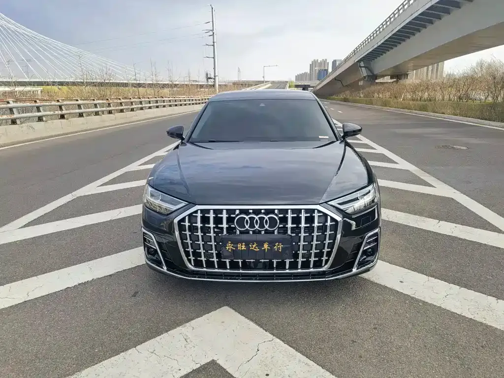 Audi A8 — фото 9