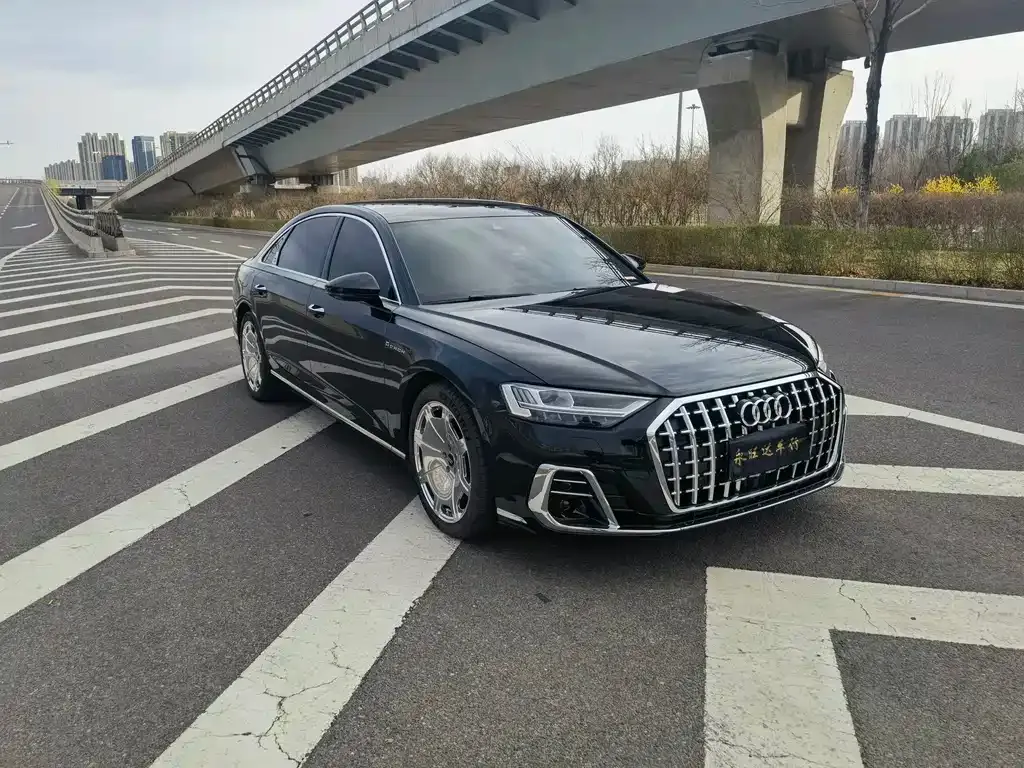 Audi A8 — фото 4