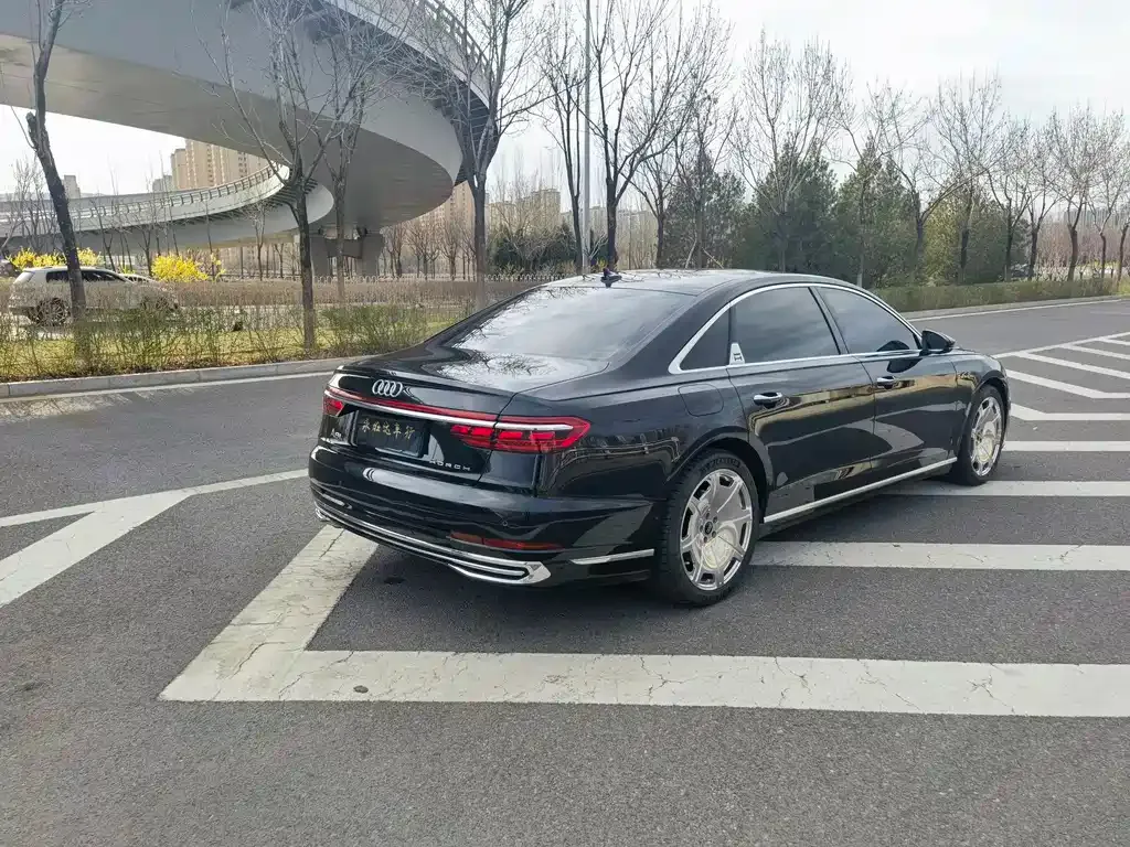 Audi A8 — фото 10