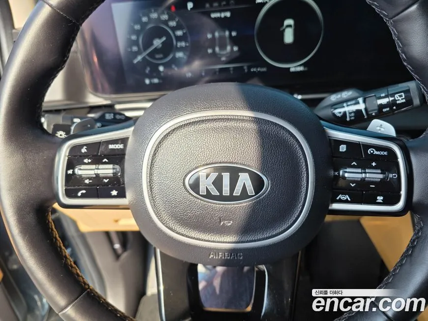 Kia Carnival — фото 10