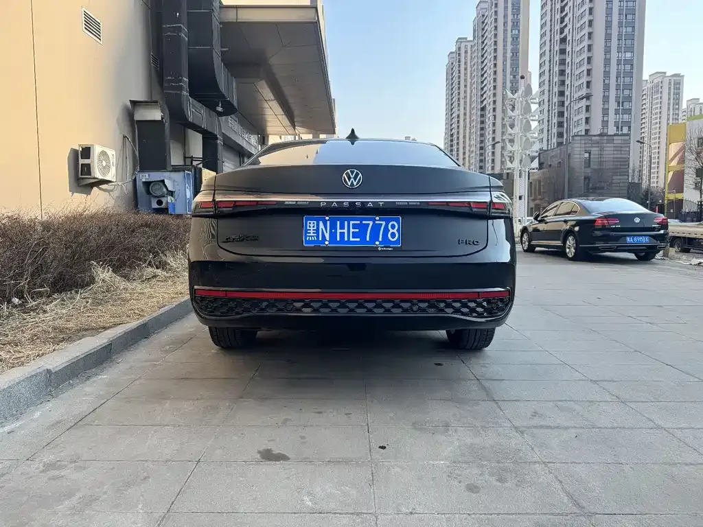 Volkswagen Passat — фото 8