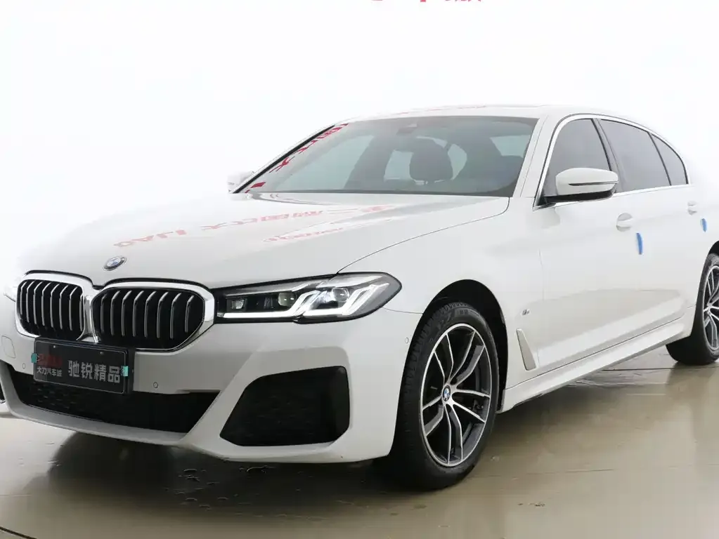 BMW 5 Series — фото 1