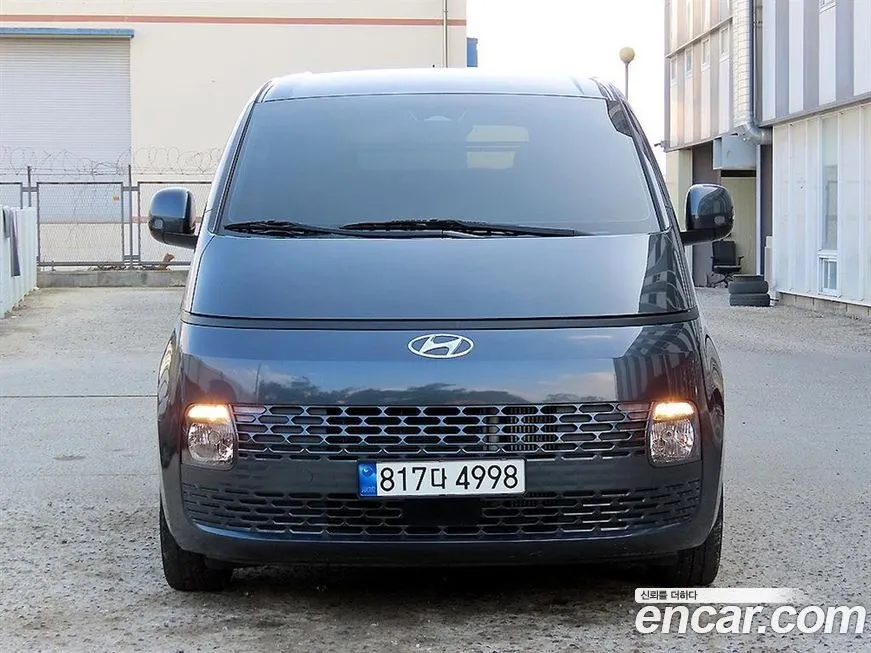 Hyundai Staria — фото 1