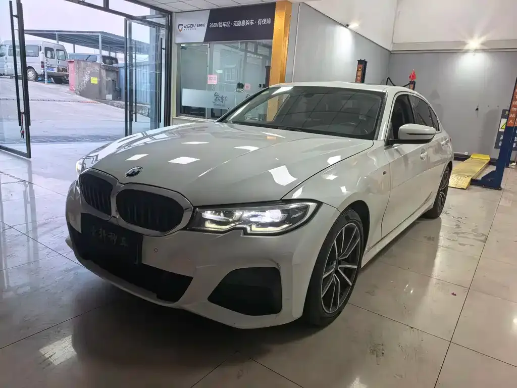 BMW 3 Series 2021 из CN, фото 1