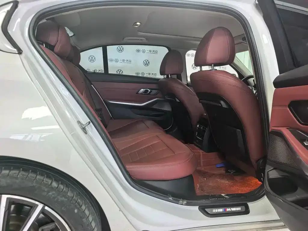 BMW 3 Series 2021 из CN, фото 3