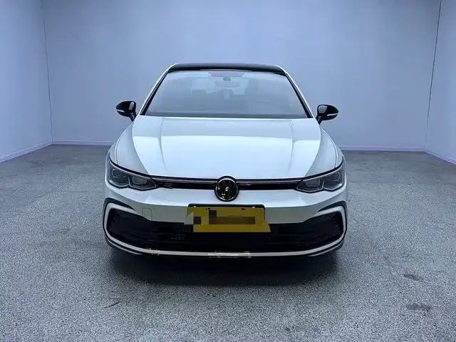 Volkswagen Golf — фото 1