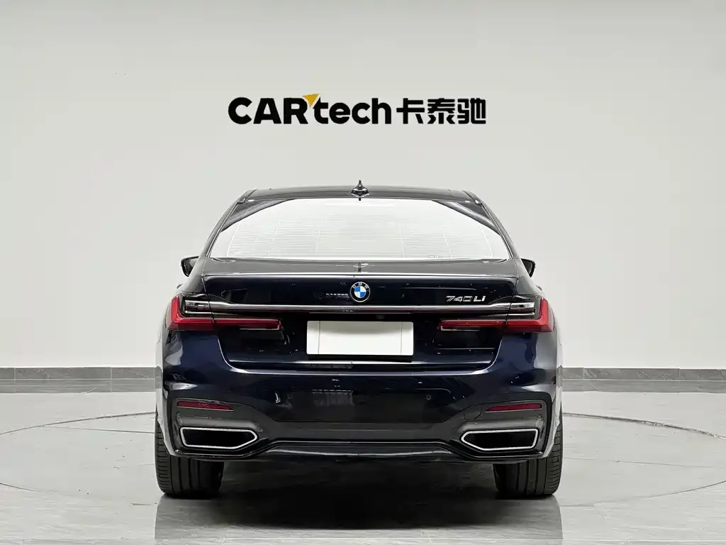 BMW 7 Series — фото 10