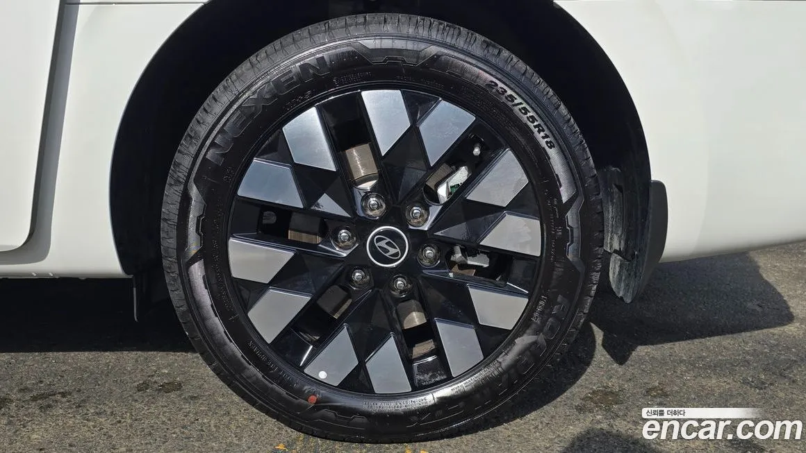 Hyundai Staria — фото 3