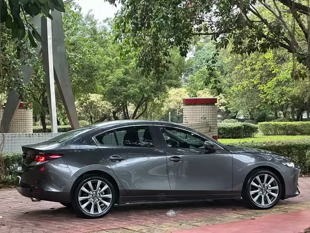 Mazda 3 Axela 2024 из CN, фото 2