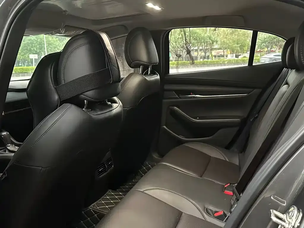 Mazda 3 Axela 2024 из CN, фото 4