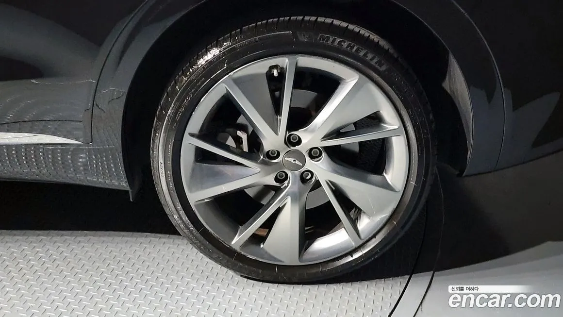 Genesis GV70 2023 из KR, фото 2