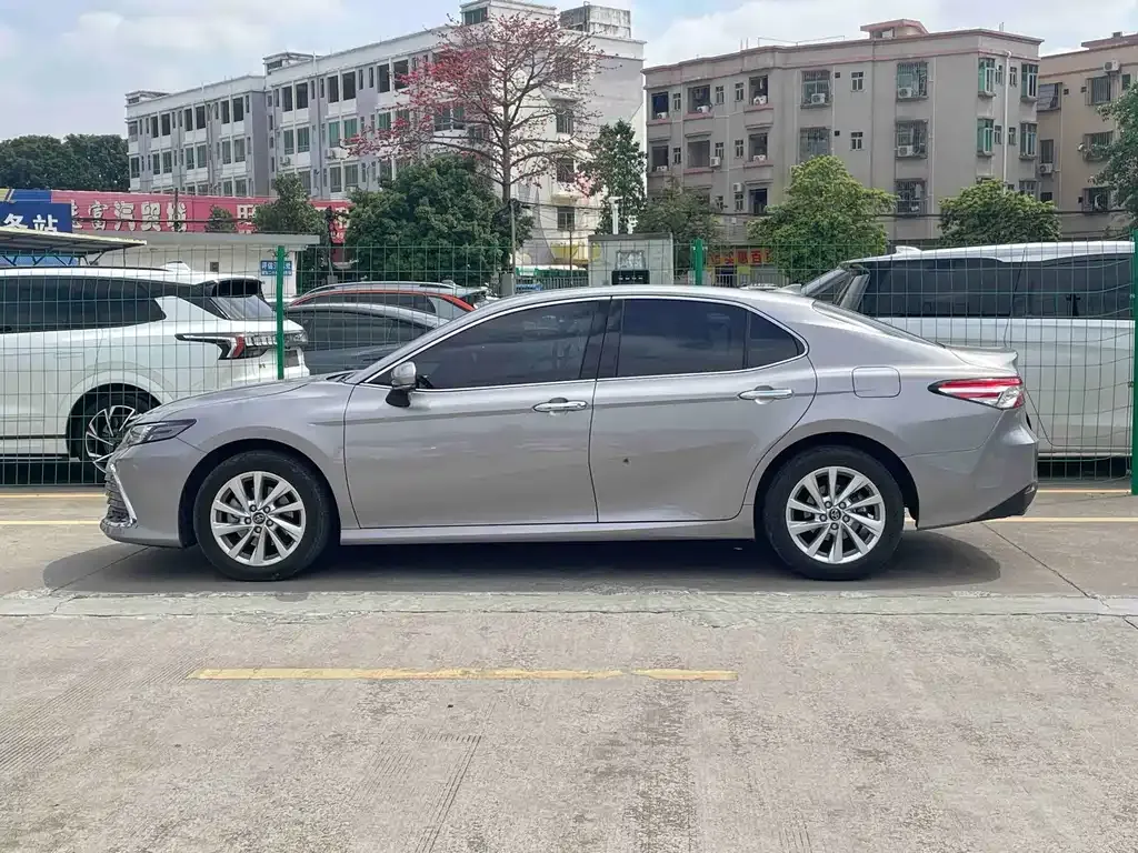 Toyota Camry 2023 из CN, фото 10