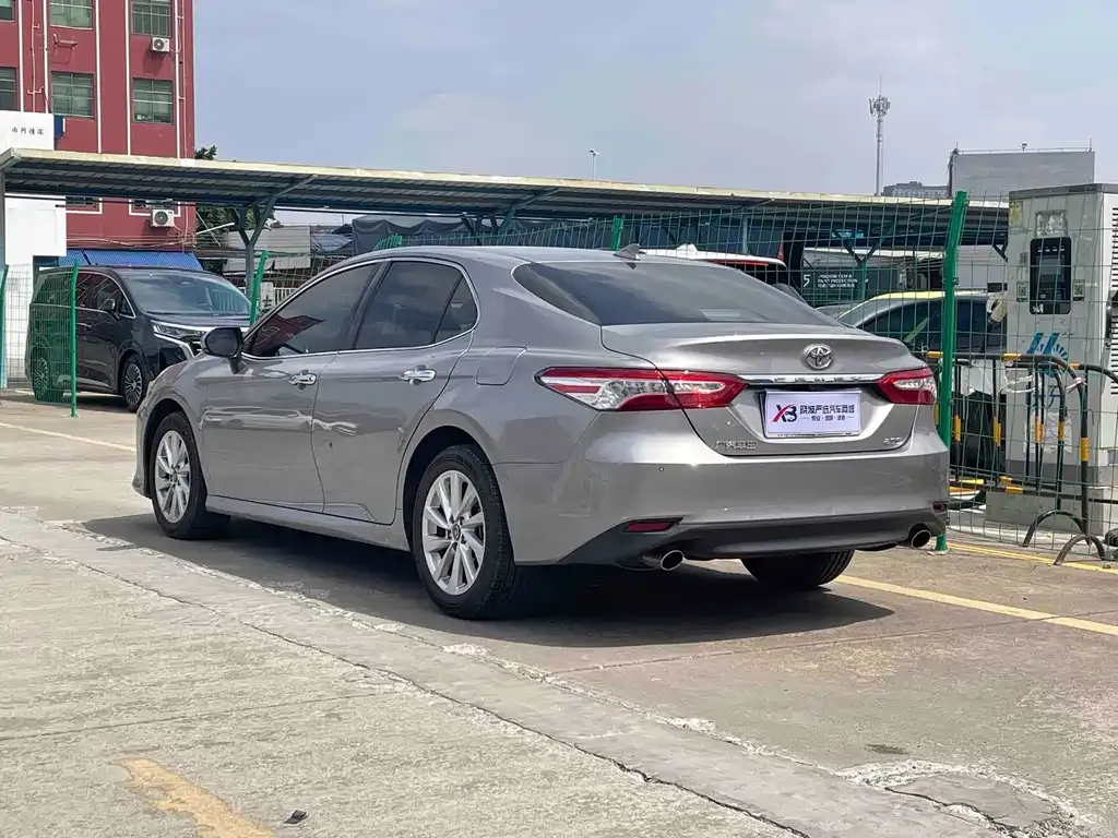 Toyota Camry 2023 из CN, фото 8