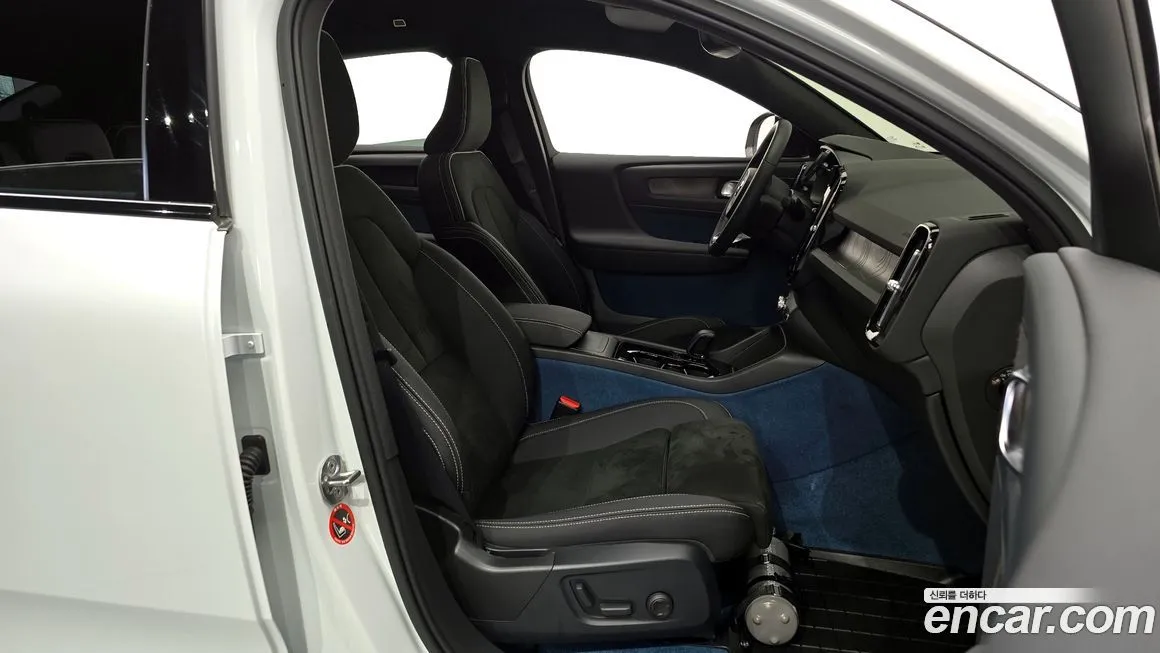 Volvo C40 2023 из KR, фото 10