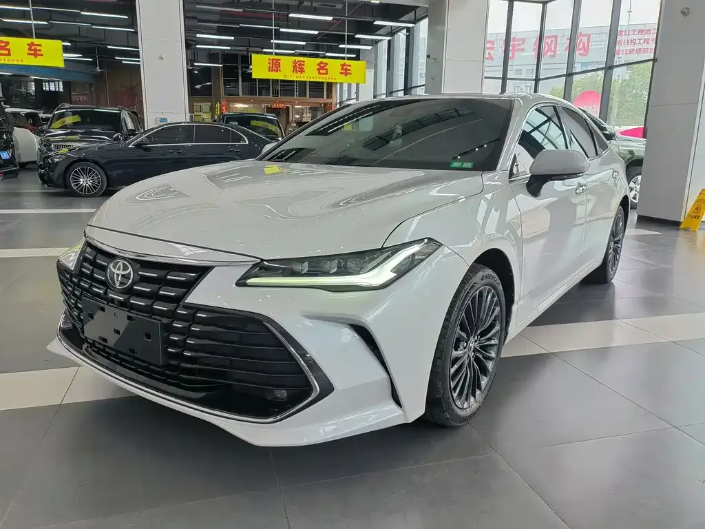 Toyota Avalon — фото 1