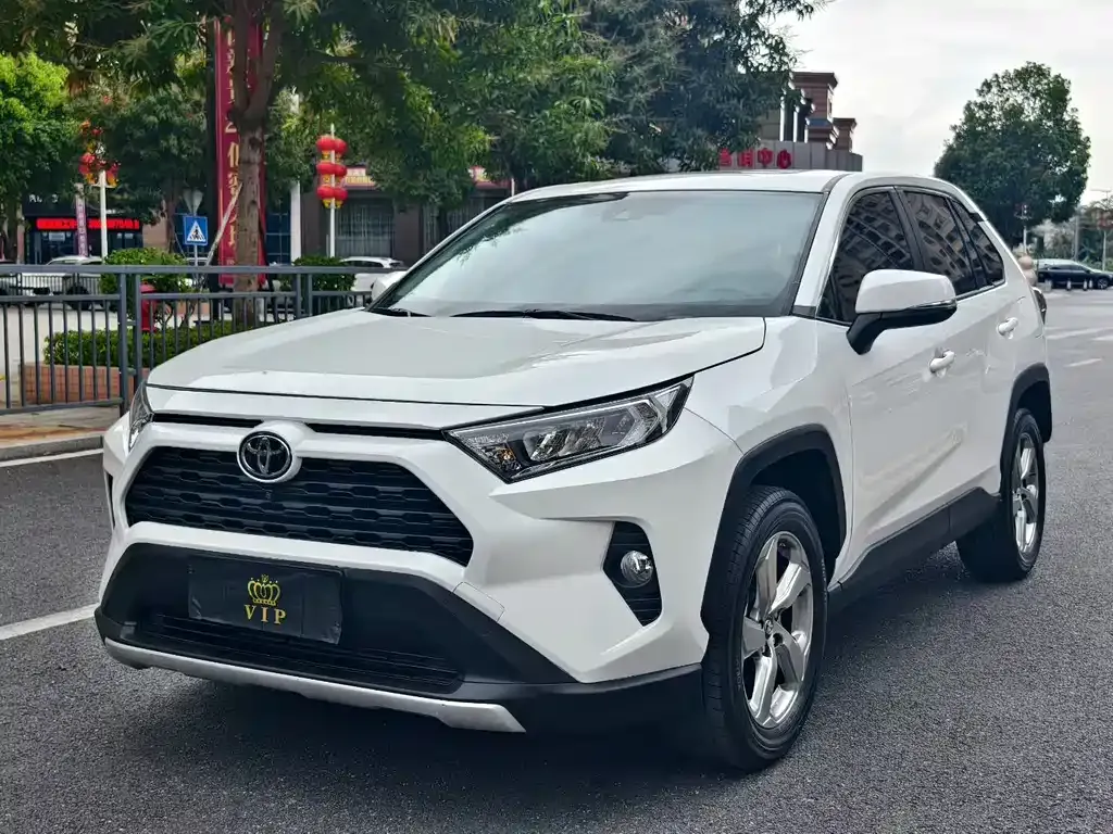 Toyota RAV4 2022 из CN, фото 1
