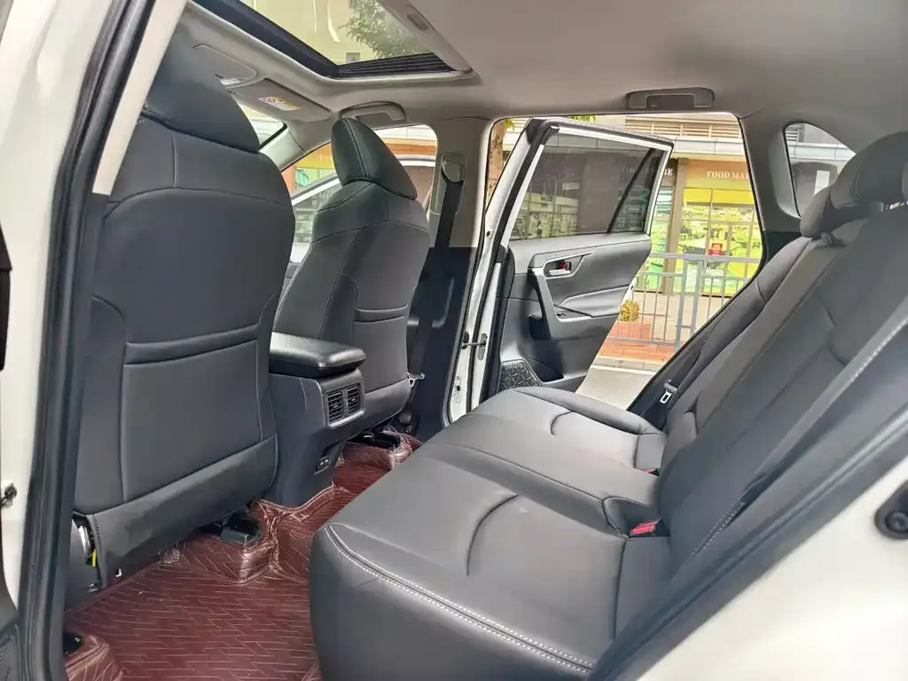 Toyota RAV4 2022 из CN, фото 3