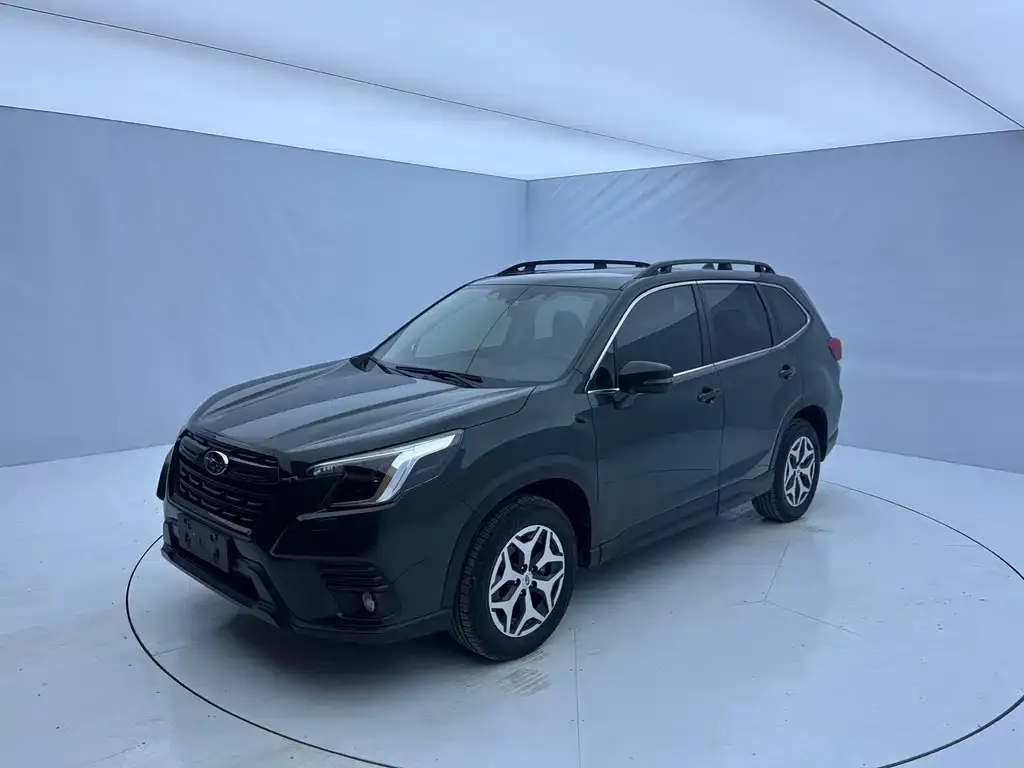 Subaru Forester — фото 1