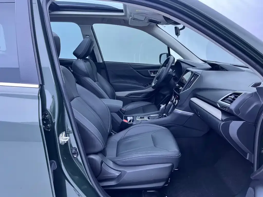 Subaru Forester — фото 10
