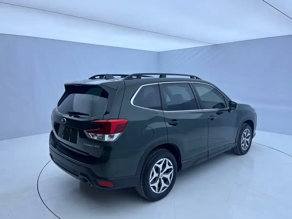 Subaru Forester — фото 5