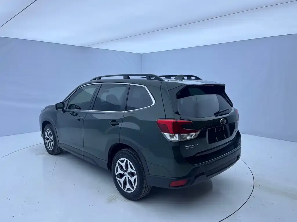 Subaru Forester — фото 2