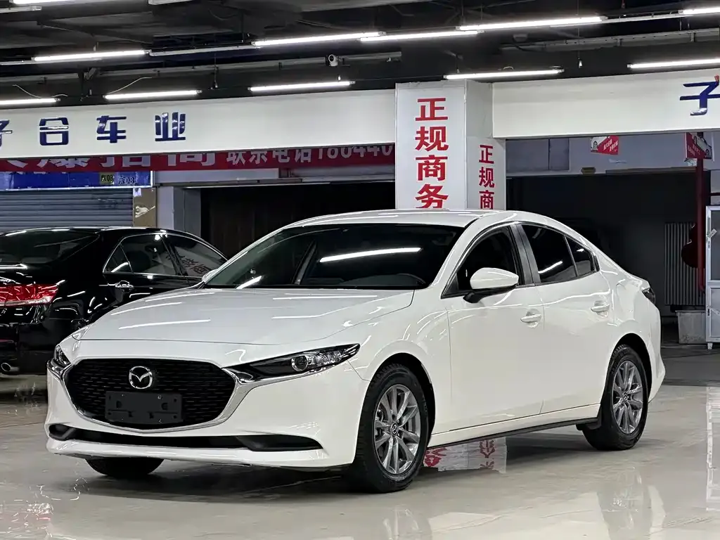 Mazda 3 Axela 2022 из CN, фото 1
