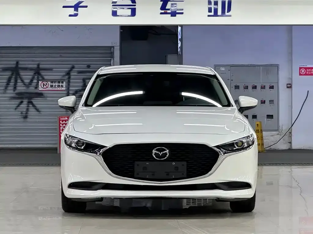 Mazda 3 Axela 2022 из CN, фото 2