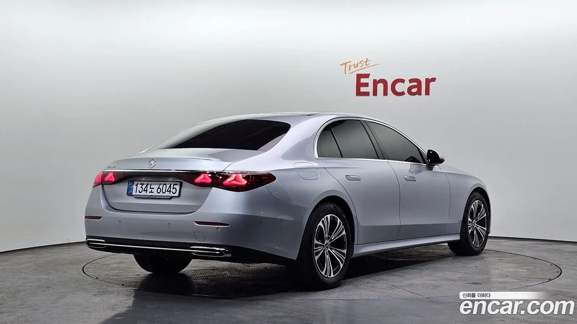 Mercedes-Benz E-Class 2025 из KR, фото 2
