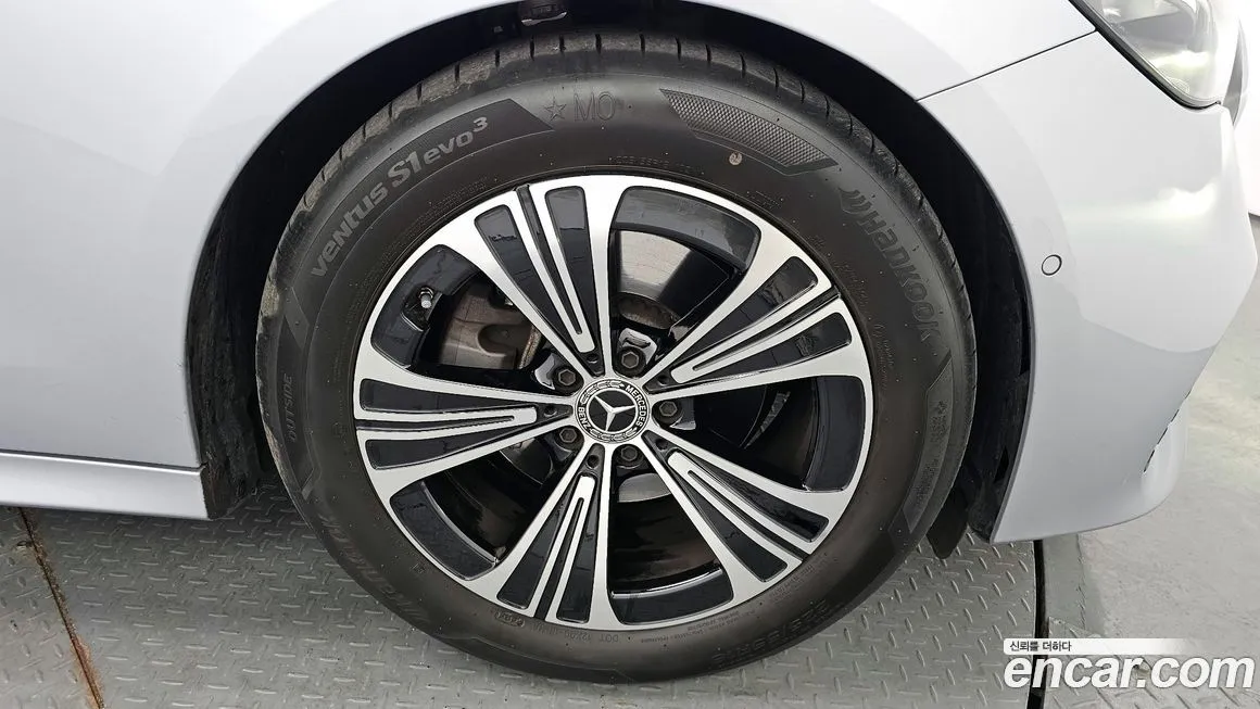 Mercedes-Benz E-Class 2025 из KR, фото 8