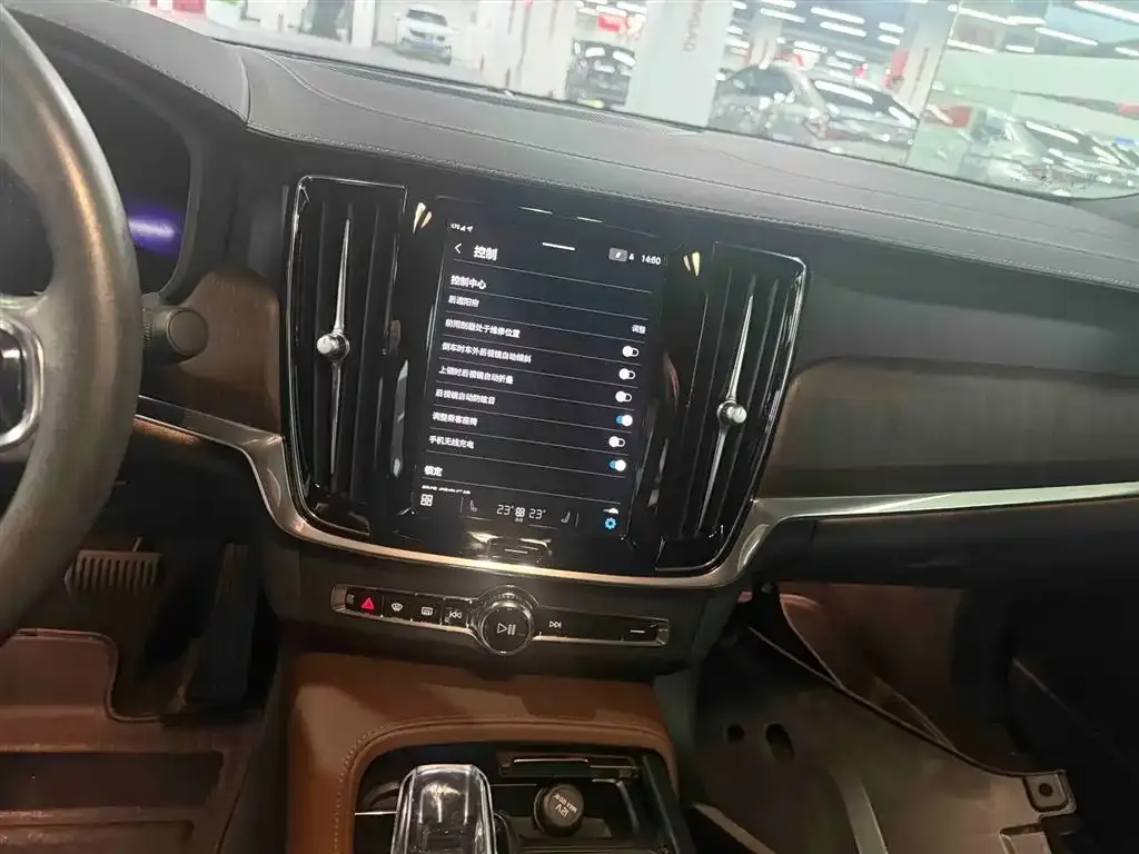 Volvo S90 — фото 9
