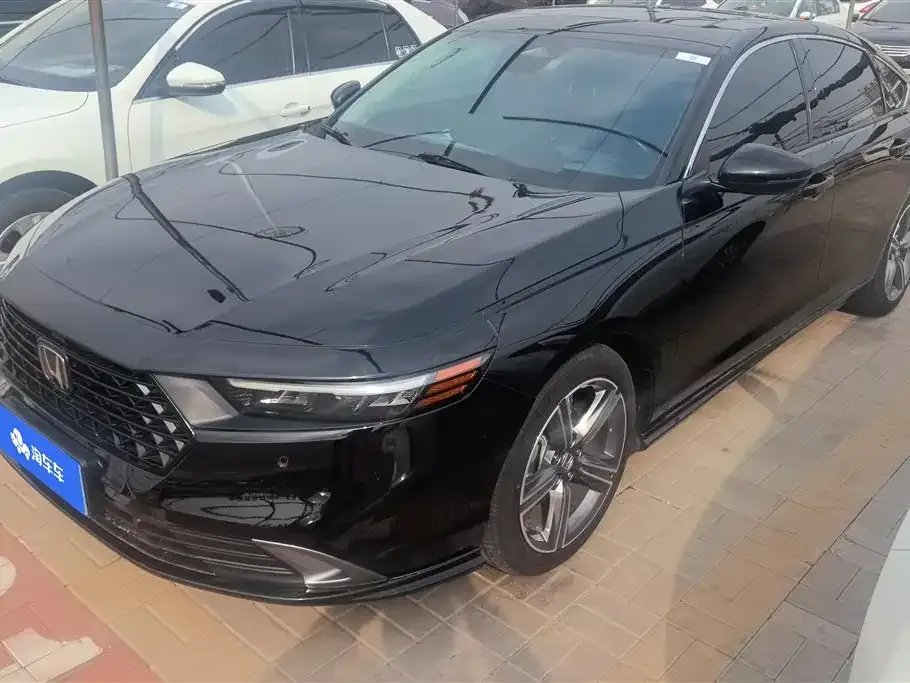 Honda Accord — фото 1